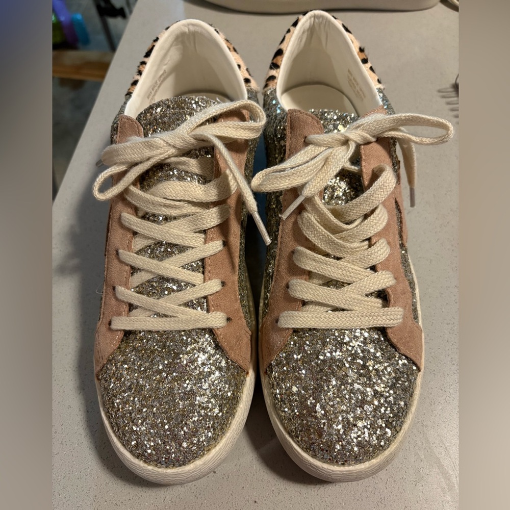 Women’s sneakers